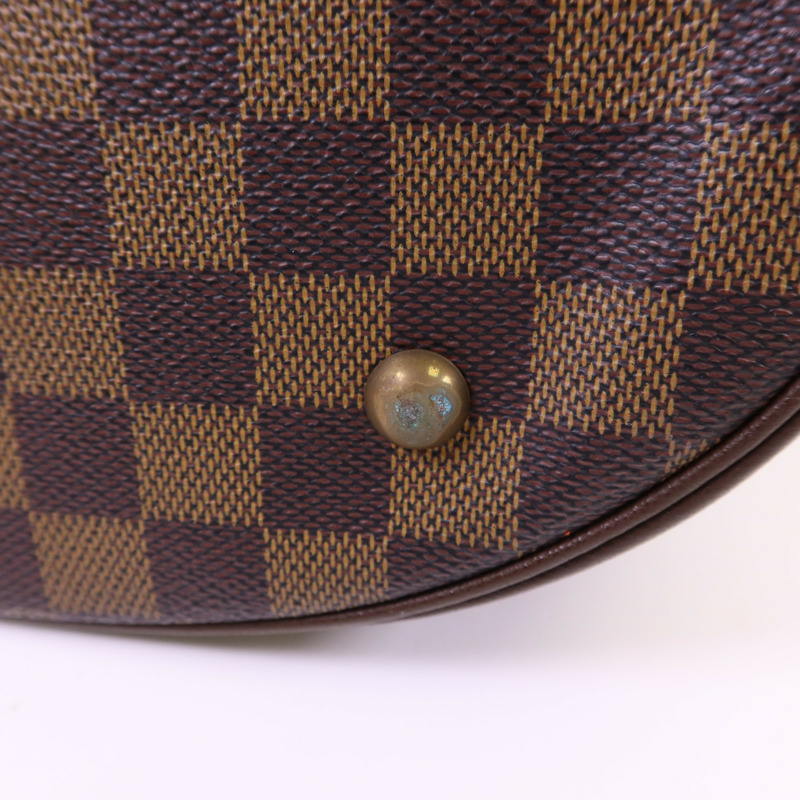 LOUIS VUITTON Damier Marais金扣肩背袋-17