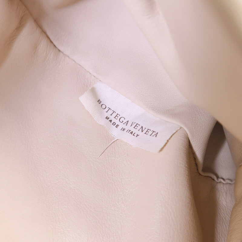 BOTTEGA VENETA 牛皮皮革Cloud Clutch手拿包-6