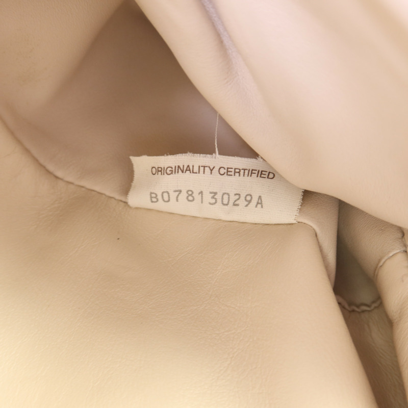 BOTTEGA VENETA 牛皮皮革Cloud Clutch手拿包-7