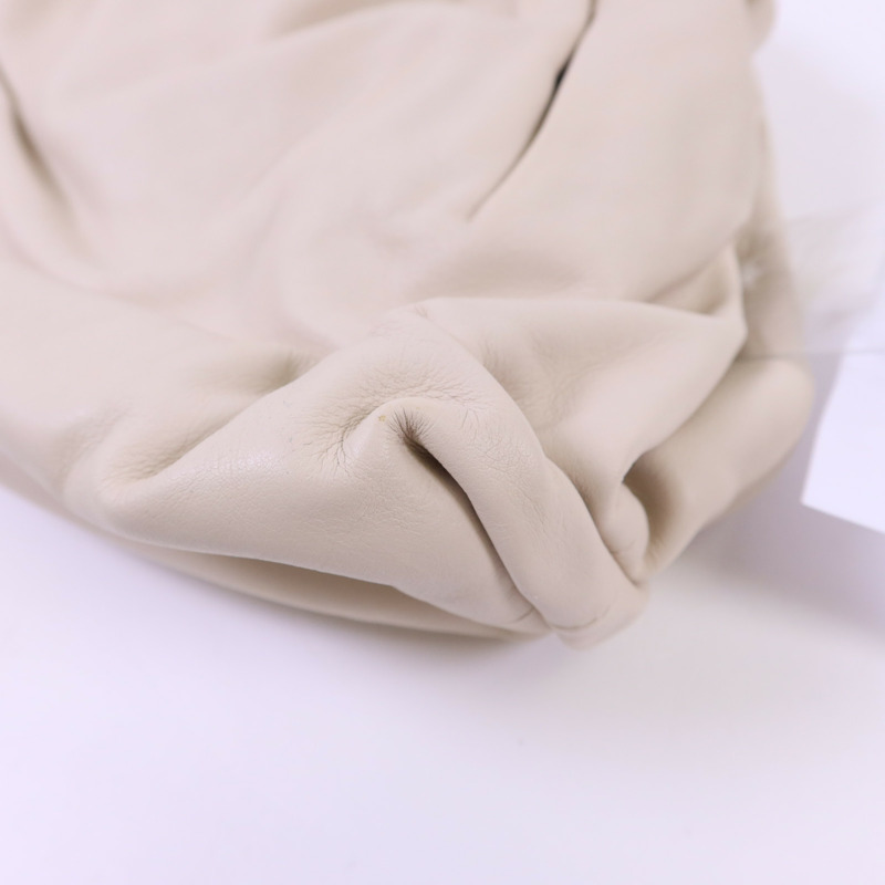 BOTTEGA VENETA 牛皮皮革Cloud Clutch手拿包-10