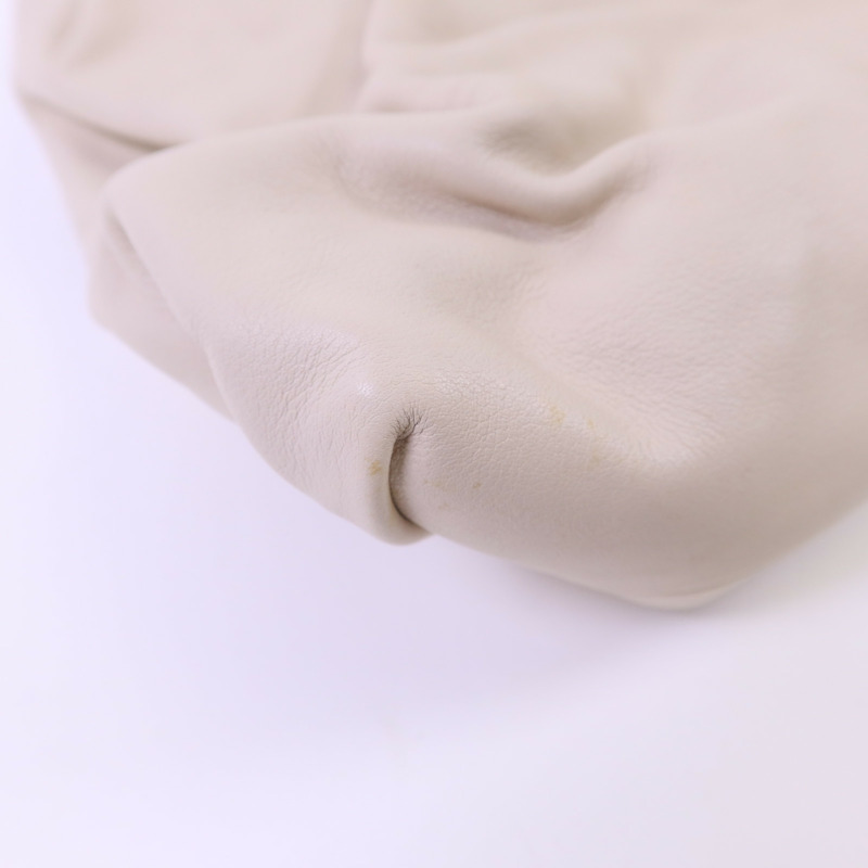 BOTTEGA VENETA 牛皮皮革Cloud Clutch手拿包-11