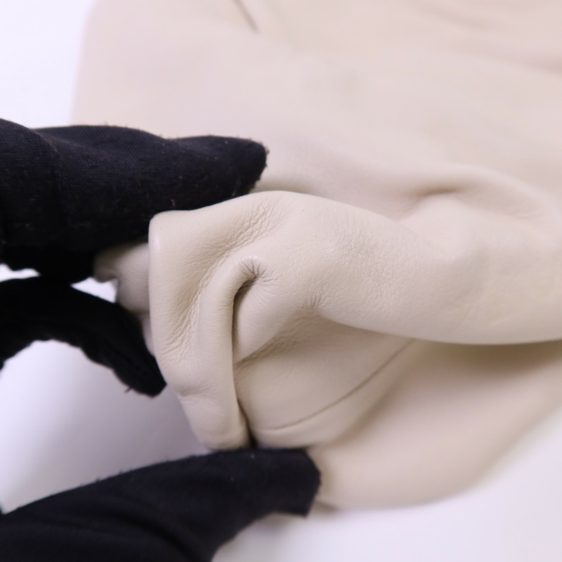 BOTTEGA VENETA 牛皮皮革Cloud Clutch手拿包-13