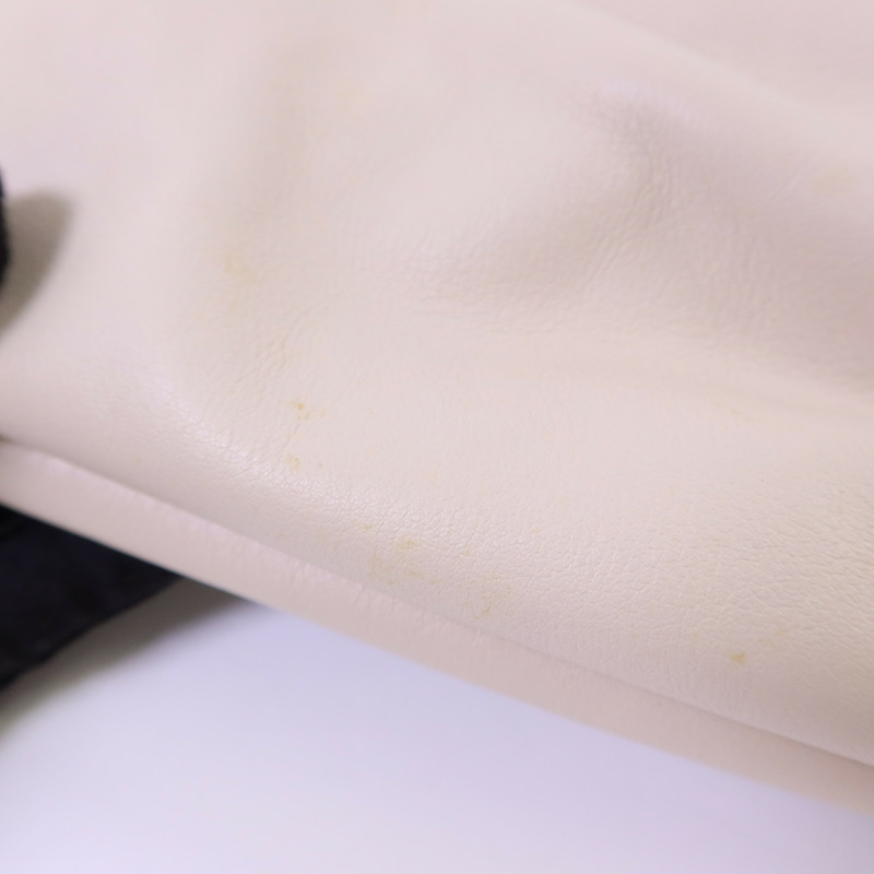 BOTTEGA VENETA 牛皮皮革Cloud Clutch手拿包-18