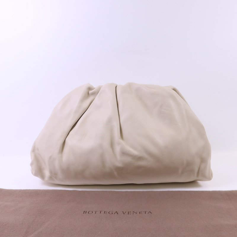 BOTTEGA VENETA 牛皮皮革Cloud Clutch手拿包-20