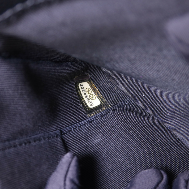 CHANEL 牛皮皮革Pouch銀扣小袋-7