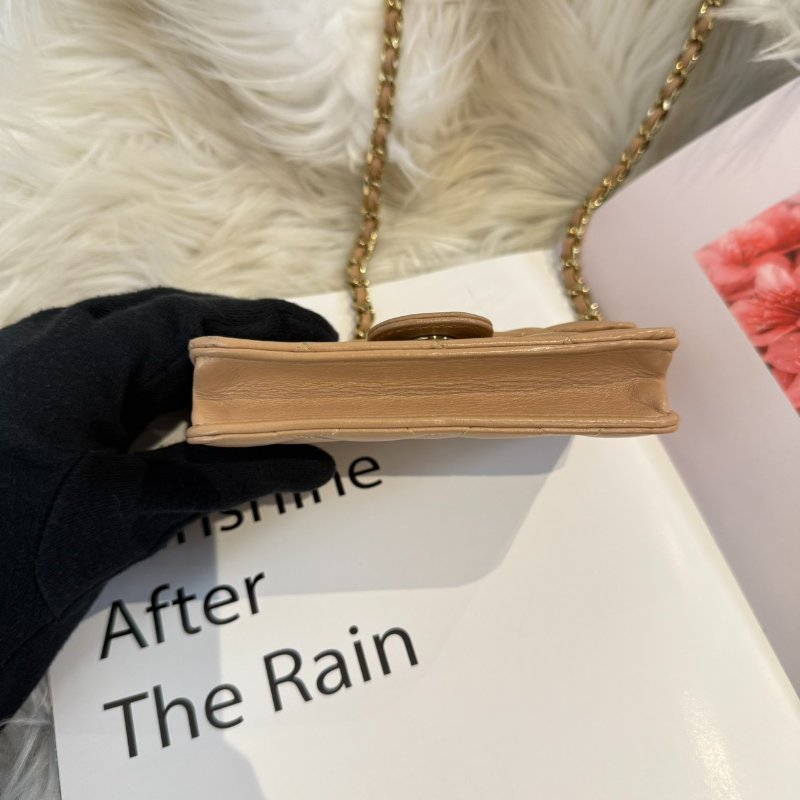 香奈兒  奶茶金釦CF MINI鍊包-6