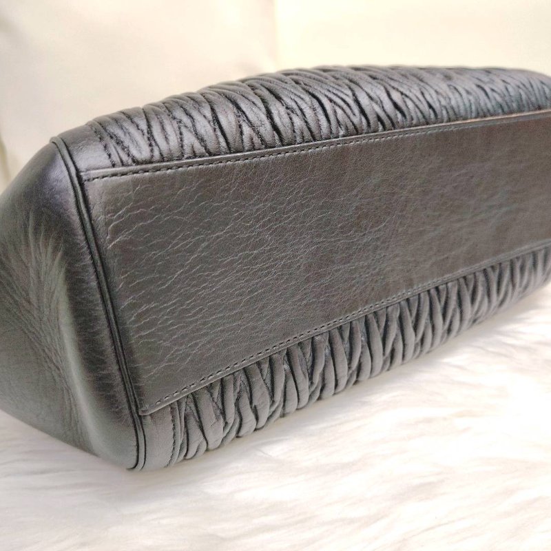 Coach 蔻馳 Madison系列 黑色小羊皮褶皺手提包-5