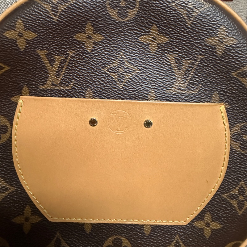 LV 大圓餅包 （已停產）都放防潮箱-4