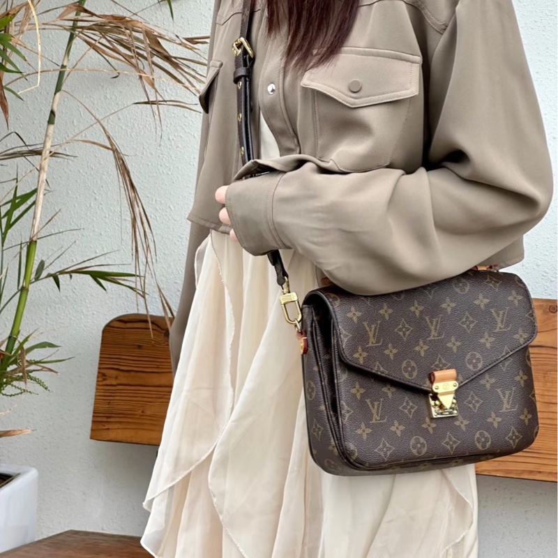 莉亞精品♡LV M44875 老花郵差包 二手-2