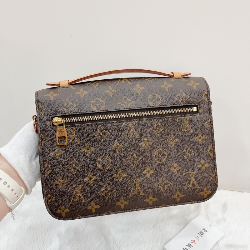 莉亞精品♡LV M44875 老花郵差包 二手-4