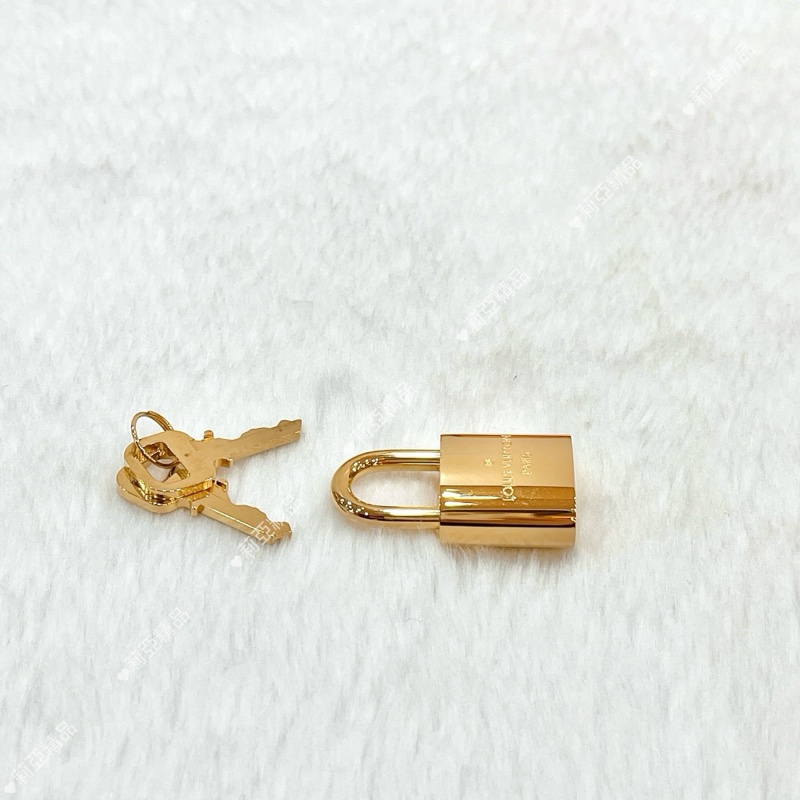 莉亞精品♡LV 鎖頭鑰匙 677 二手-3