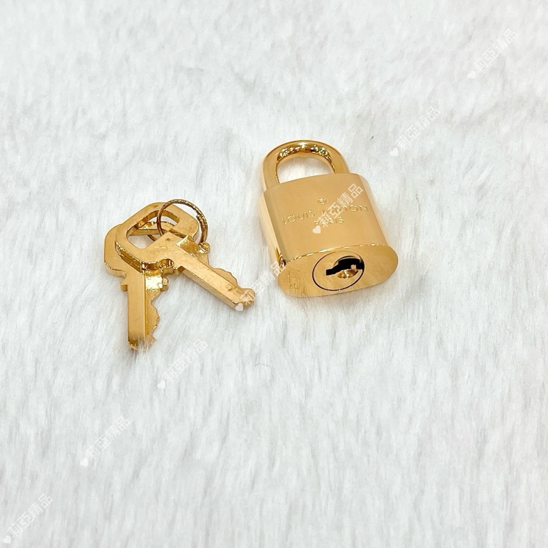 莉亞精品♡LV 鎖頭鑰匙 677 二手-4