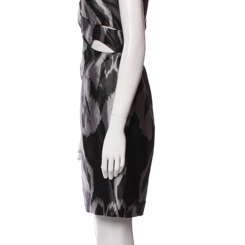 全新吊牌在GUCCI黒灰色系設計感修身洋裝-1