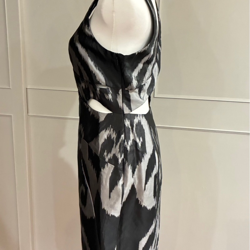 全新吊牌在GUCCI黒灰色系設計感修身洋裝-5