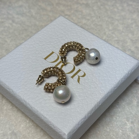 （全新閒置）Dior新款滿鑽巴洛克珍珠耳環
