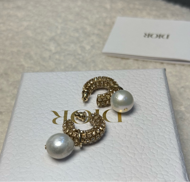（全新閒置）Dior新款滿鑽巴洛克珍珠耳環-4
