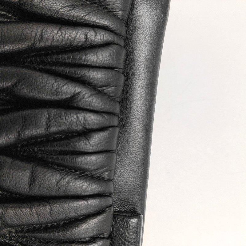 Miu Miu黑色羊皮手拿包金色五金 9.8新-7