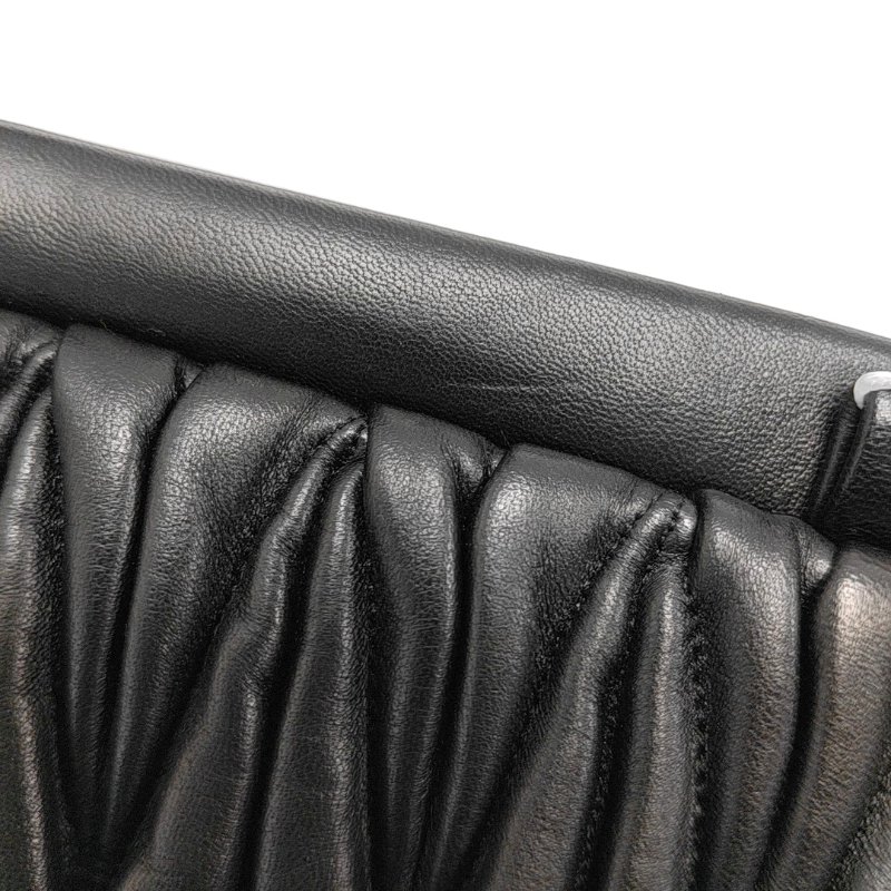 Miu Miu黑色羊皮手拿包金色五金 9.8新-8