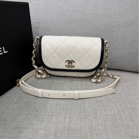 香奈兒CHANEL 2021s荔枝牛皮黑白熊貓色 馬鞍包 郵差包