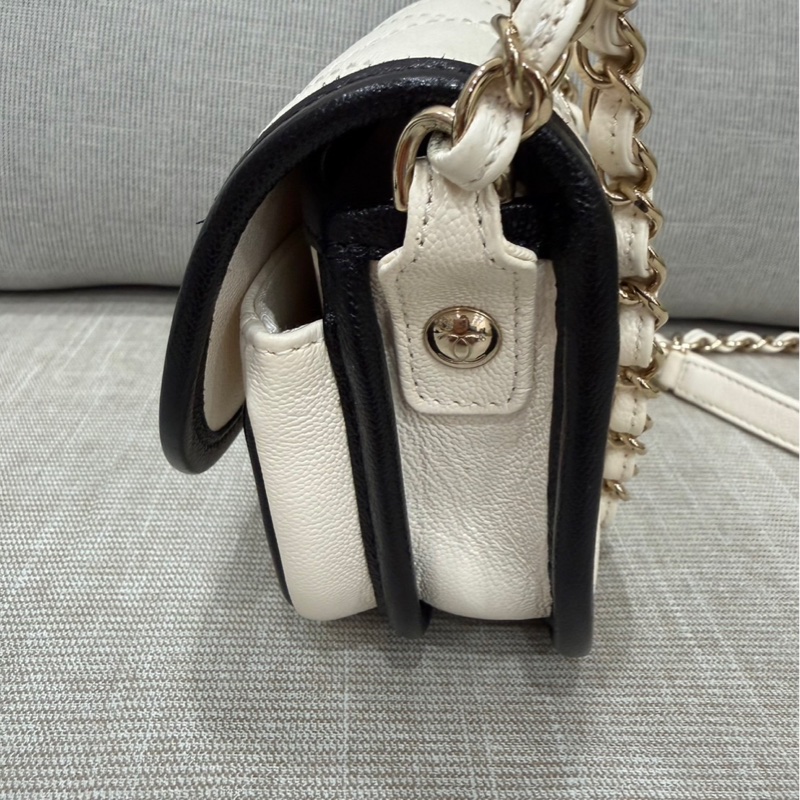 香奈兒CHANEL 2021s荔枝牛皮黑白熊貓色 馬鞍包 郵差包-8