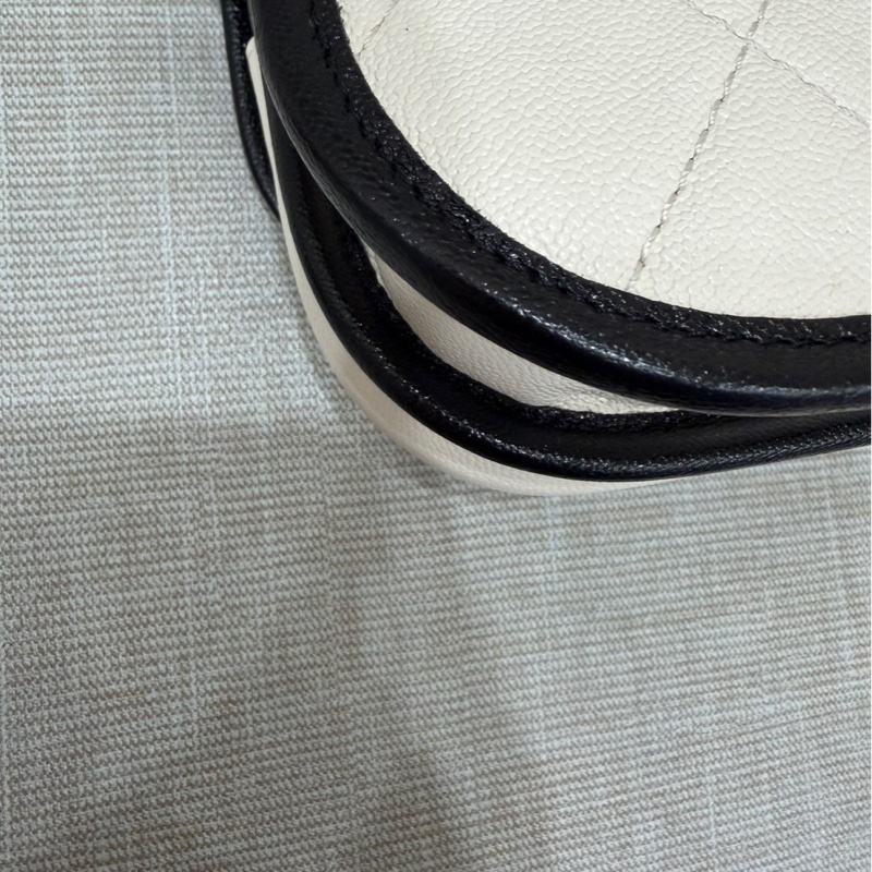 香奈兒CHANEL 2021s荔枝牛皮黑白熊貓色 馬鞍包 郵差包-12