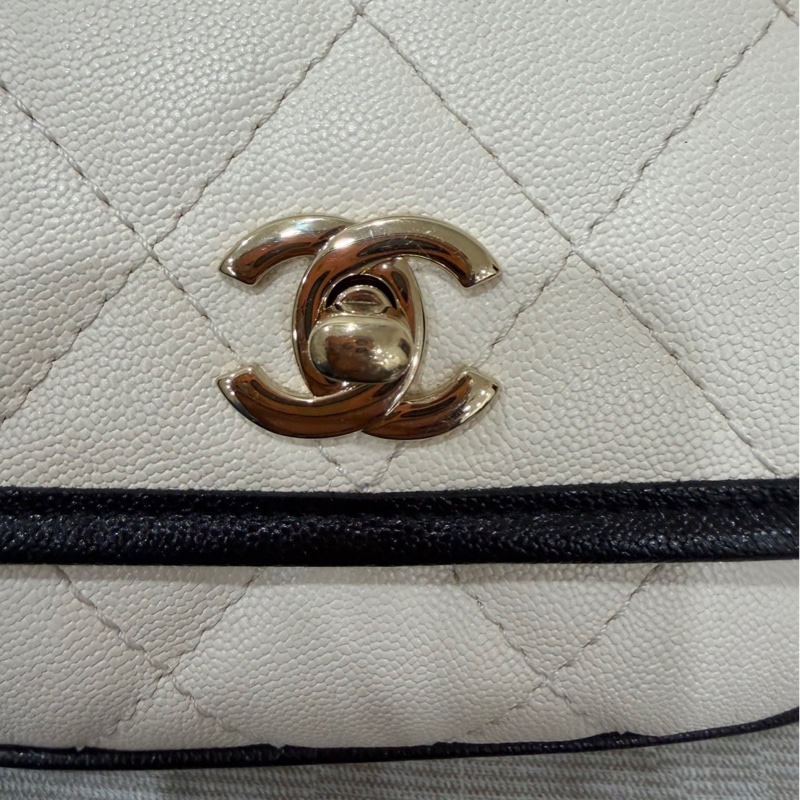 香奈兒CHANEL 2021s荔枝牛皮黑白熊貓色 馬鞍包 郵差包-16