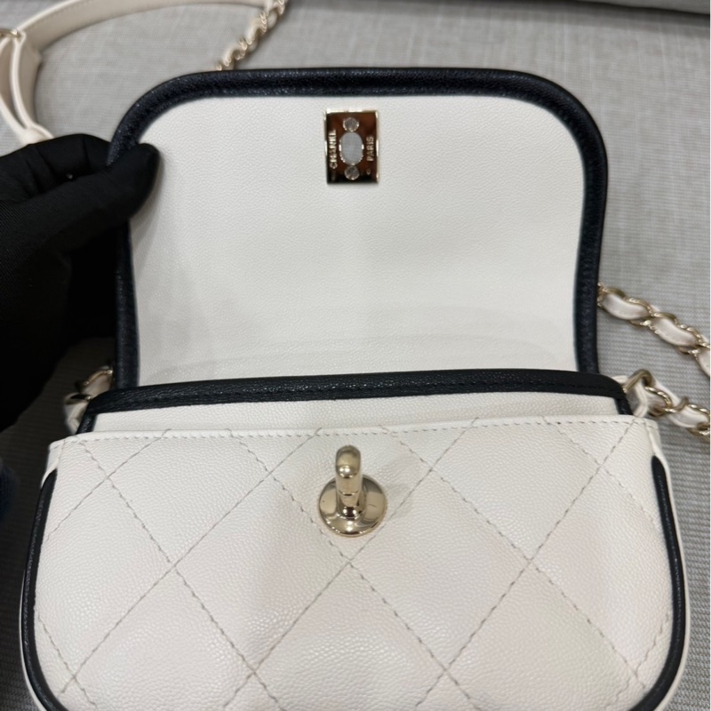 香奈兒CHANEL 2021s荔枝牛皮黑白熊貓色 馬鞍包 郵差包-17