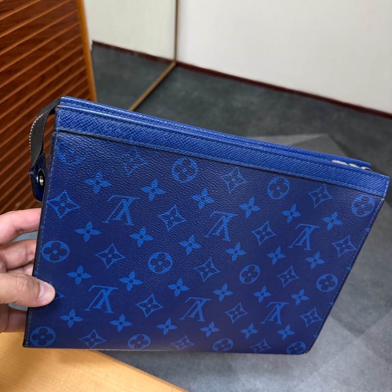 Lv海洋藍老花手拿包 （M30423）-1