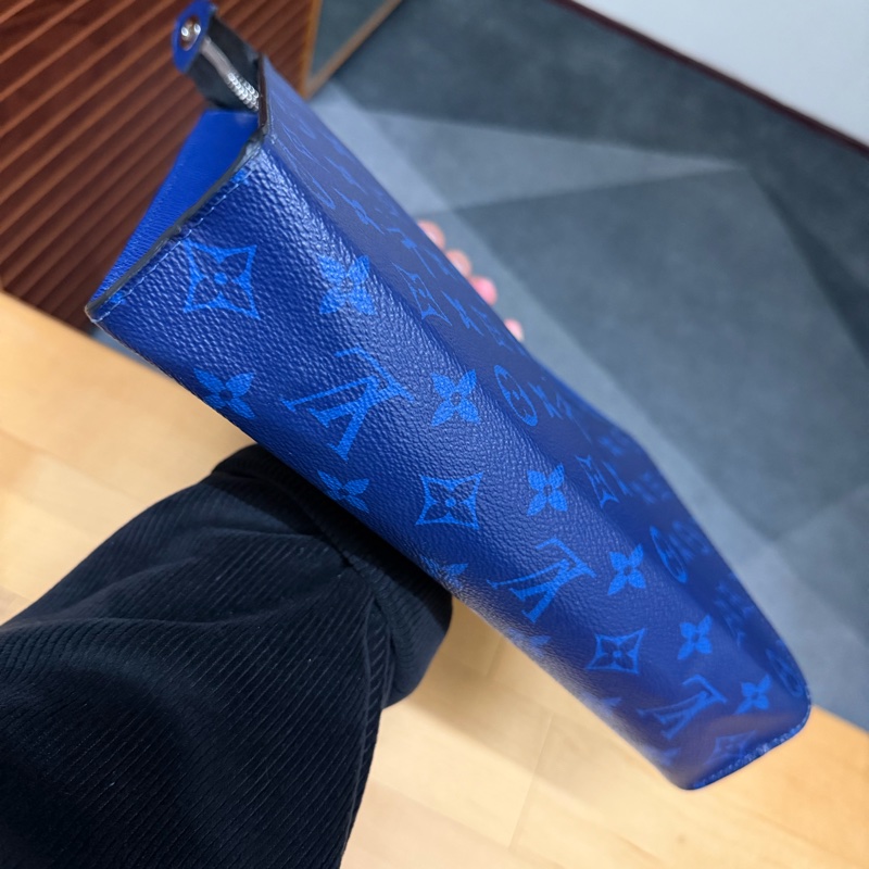 Lv海洋藍老花手拿包 （M30423）-4