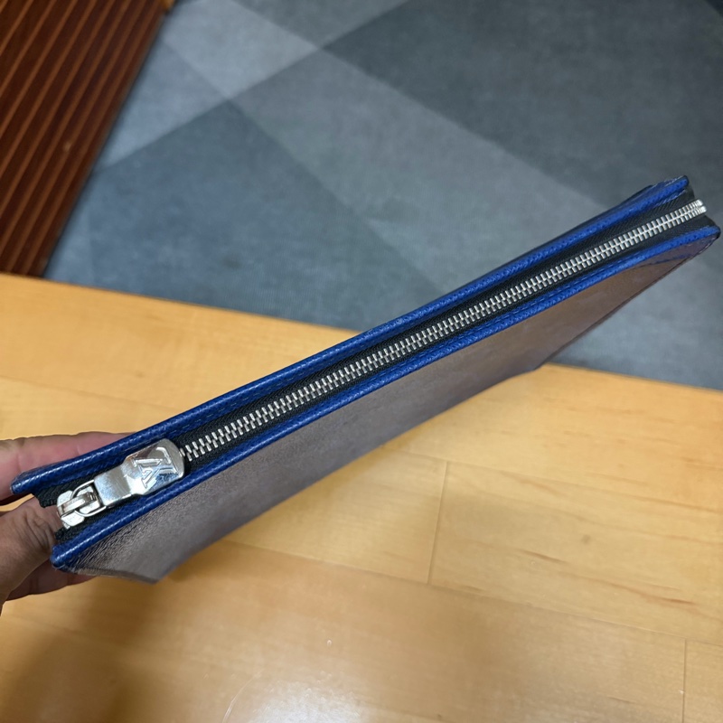 Lv海洋藍老花手拿包 （M30423）-5