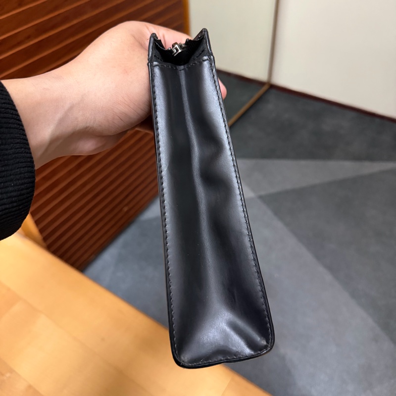 Lv黑老花手拿包 (M61692)-3