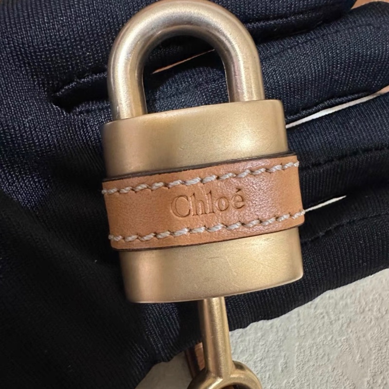 chloe 經典鎖頭旅行袋焦糖色-7