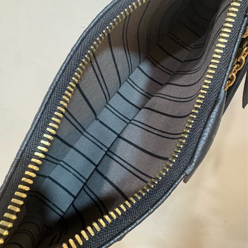 LV Easy Pouch On Strap 壓紋黑色-5