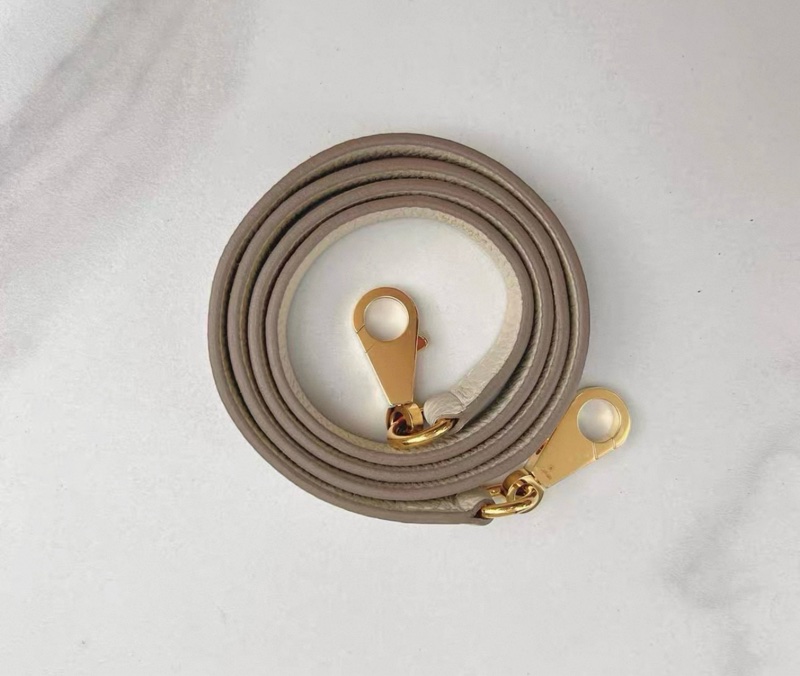 愛馬仕hermes kelly 25奶昔白金扣togo皮 Y刻 99閒置新～-14