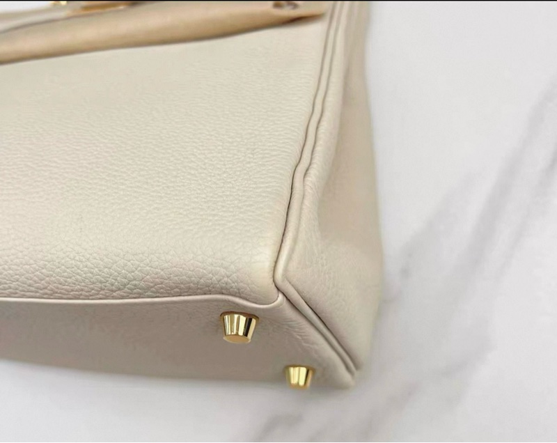 愛馬仕hermes kelly 25奶昔白金扣togo皮 Y刻 99閒置新～-16