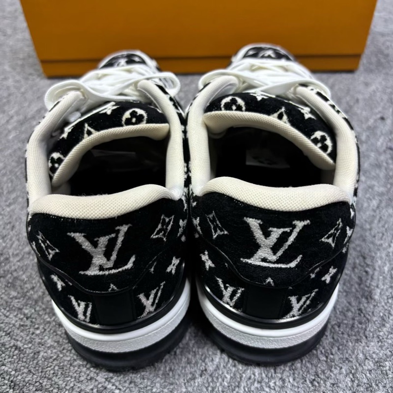 【louis vuitton】黑白Trainer系帶低幫時尚板鞋 97新 碼數:8.5-3