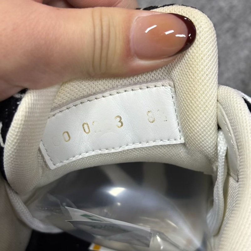 【louis vuitton】黑白Trainer系帶低幫時尚板鞋 97新 碼數:8.5-4