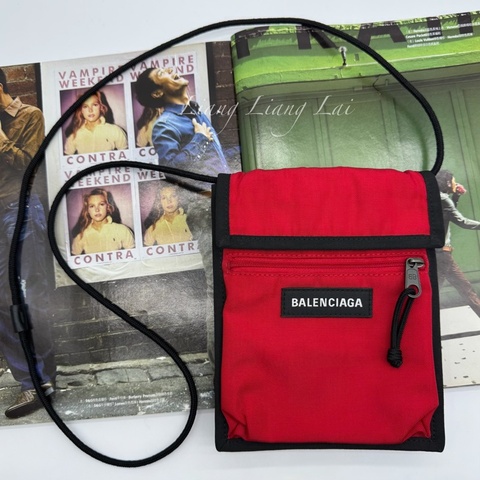 Balenciaga 巴黎世家 紅色尼龍斜背小包