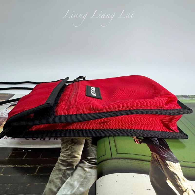 Balenciaga 巴黎世家 紅色尼龍斜背小包-14