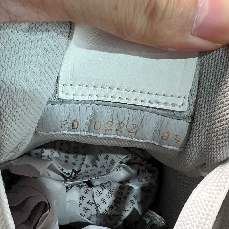 LV trainer Louis VUITTON 灰白 白水泥 42.5碼 95新-7