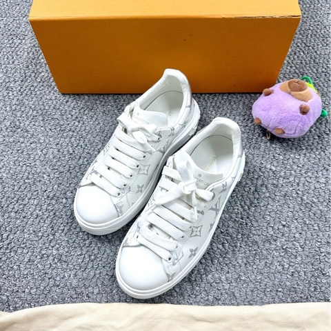 Louis Vuitton lv白色老花滿印logo休閒板鞋 36碼 99新