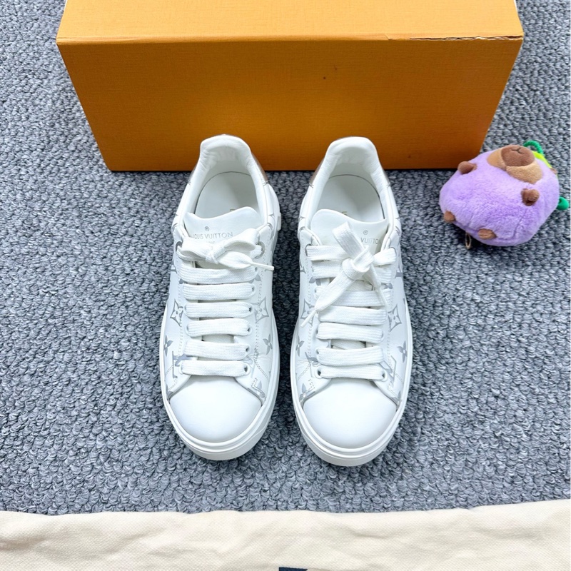 Louis Vuitton lv白色老花滿印logo休閒板鞋 36碼 99新-1