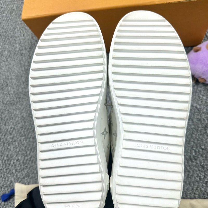 Louis Vuitton lv白色老花滿印logo休閒板鞋 36碼 99新-4