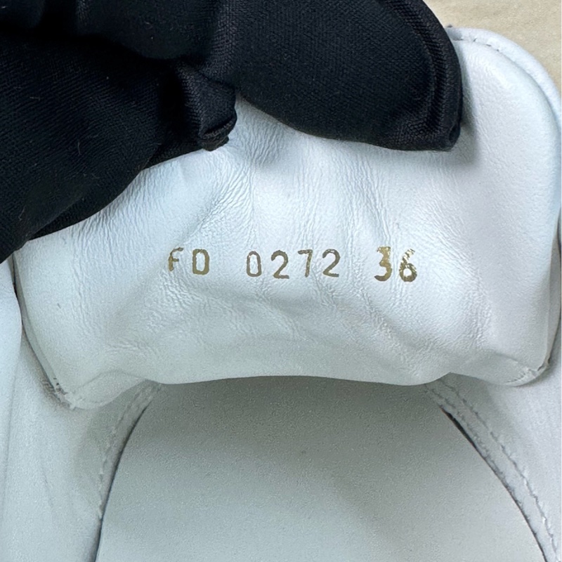 Louis Vuitton lv白色老花滿印logo休閒板鞋 36碼 99新-5