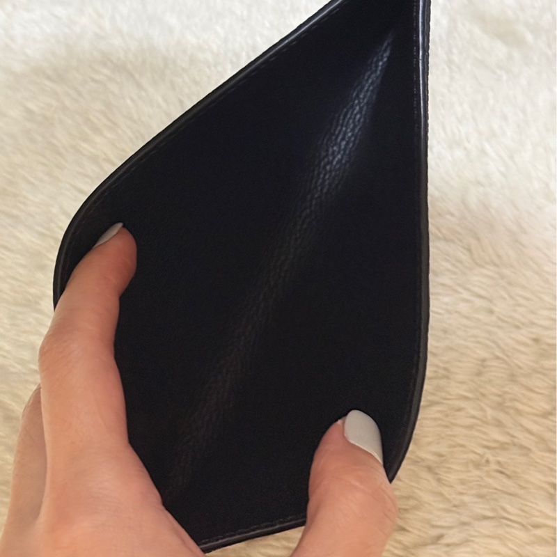 質感好 容量夠的LV 全牛皮  卡夾層 扁長夾💰十萬元的鈔票可直接放入 不需對折-4