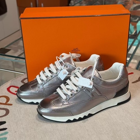愛馬仕Hermes  銀色全皮款運動休閒鞋 37碼鞋子  全新擱置品 未使用