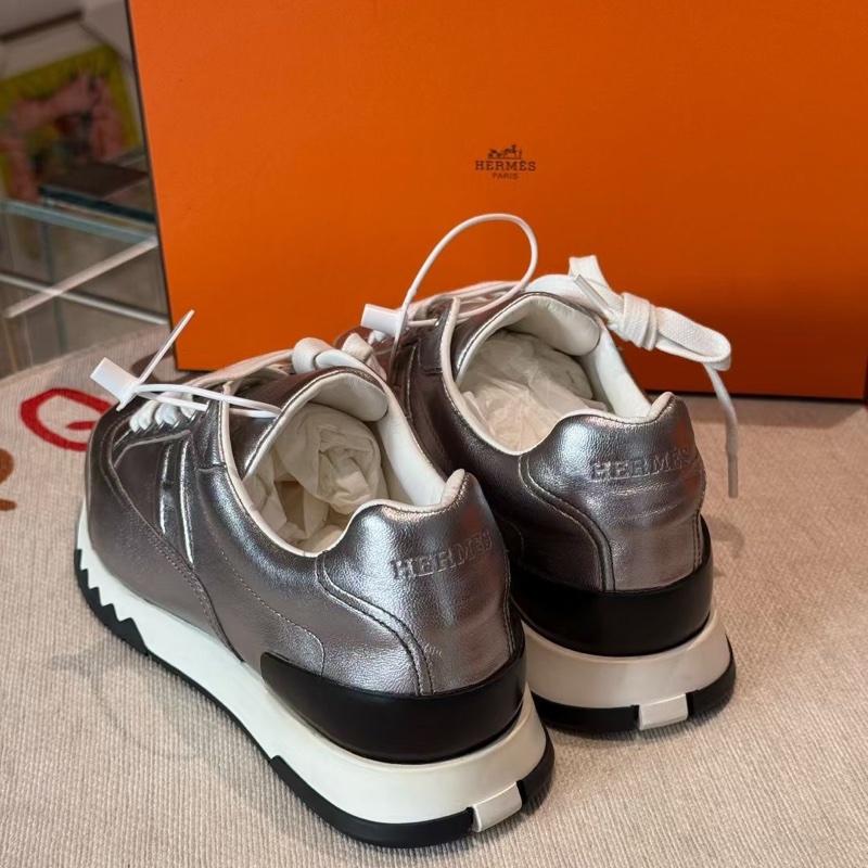 愛馬仕Hermes  銀色全皮款運動休閒鞋 37碼鞋子  全新擱置品 未使用-2