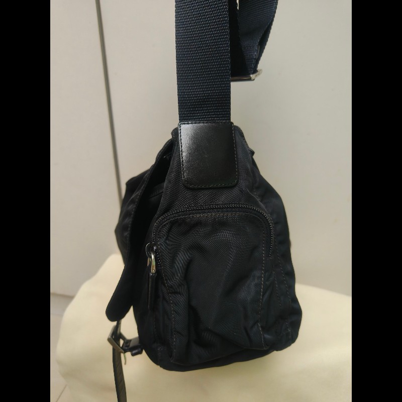 🔥年終狂降🔥【限時降價只到12/31（原22,800）】【8成新】㊣✨PRADA✨普拉達 黑色 帆布 皮革 掀蓋式 側口袋 郵差包 肩背包 斜背包 /二手包/二手精品🌳二手樹屋🌳-2