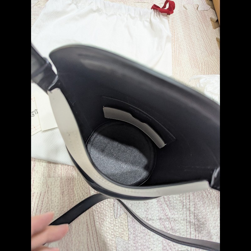 ALEXANDER MCQUEEN The Curve Bag 水桶包 黑白相間-9