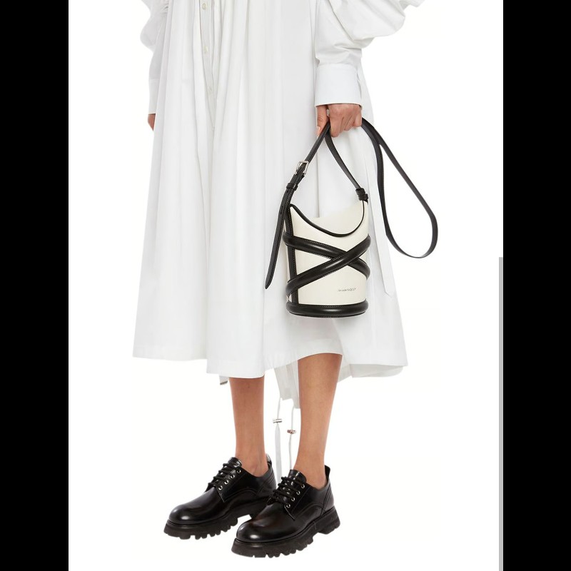 ALEXANDER MCQUEEN The Curve Bag 水桶包 黑白相間-15